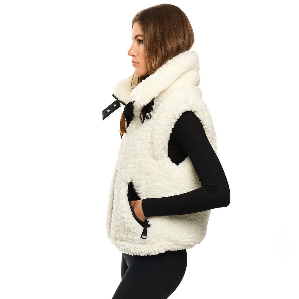 SAM Sherpa Vest in White - Picture 7 of 9